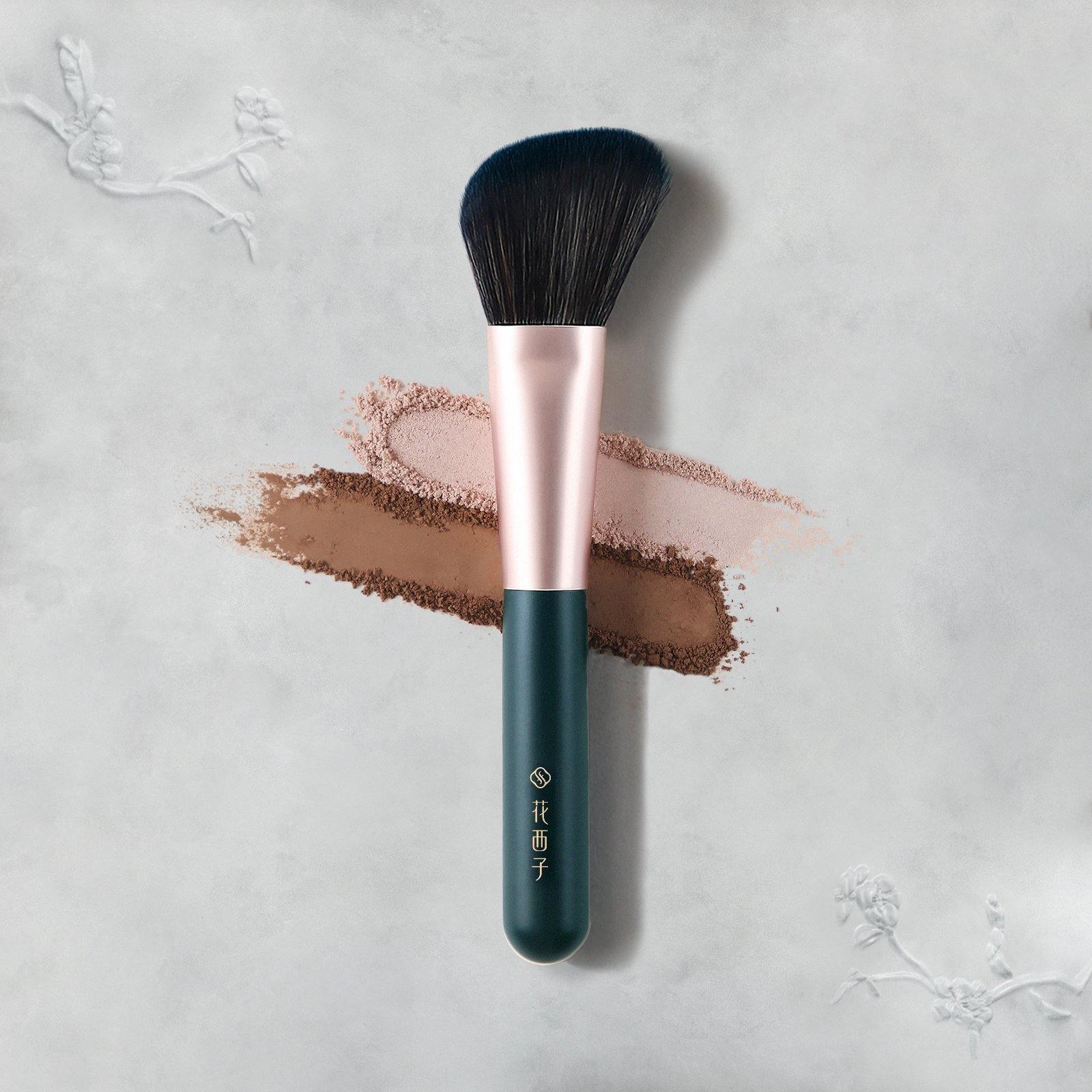 Soft Blooming Contour Brush - Image 5