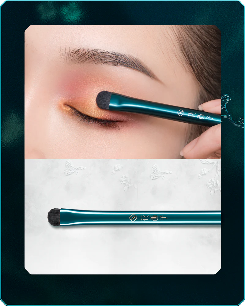 Soft Blooming Feather Touch Precision Eye Brush - Image 10