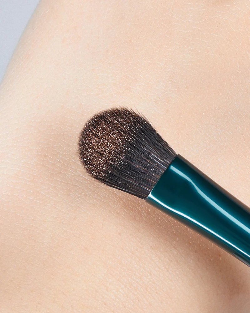 Soft Blooming Feather Touch Precision Eye Brush - Image 5
