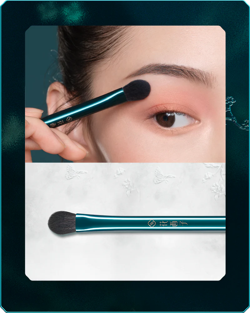 Soft Blooming Feather Touch Precision Eye Brush - Image 9