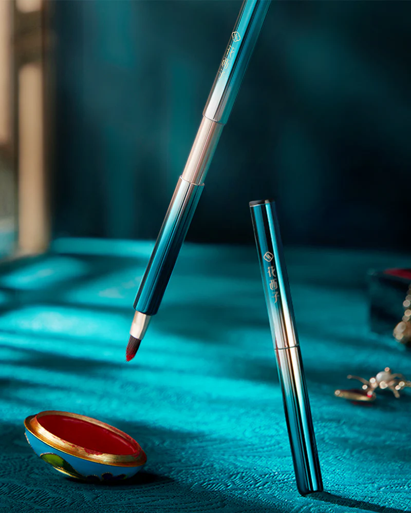 Soft Blooming Retractable Lip Brush - Image 3